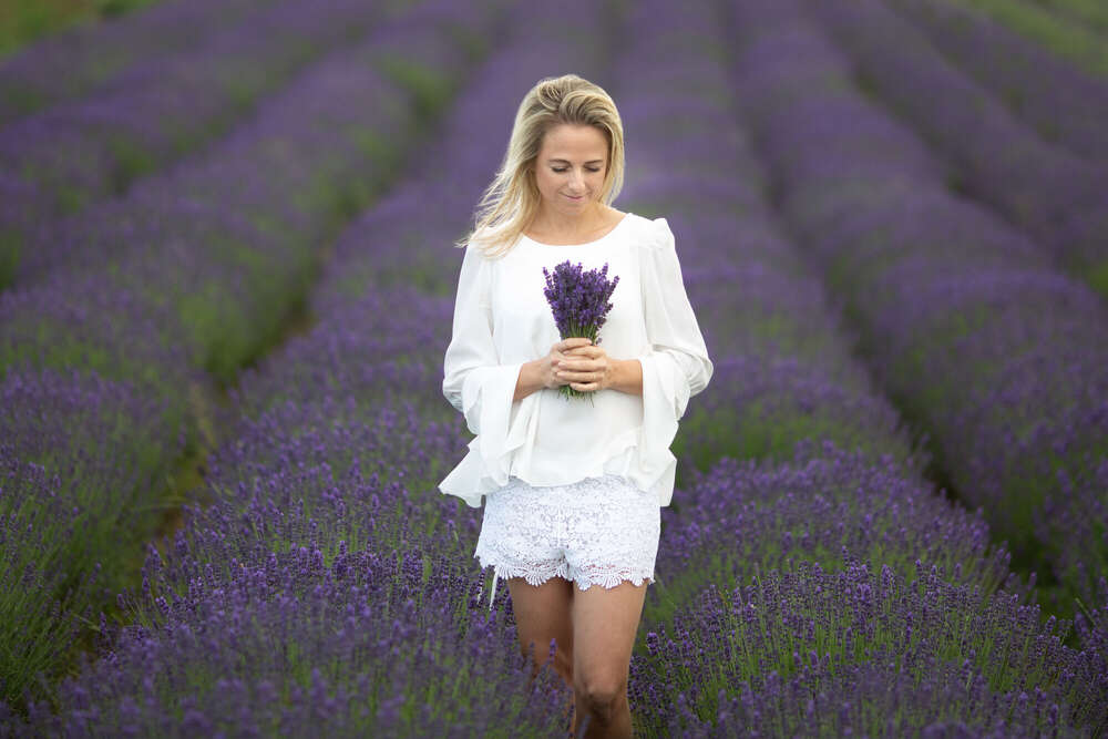 Fotoshooting am Lavendelfeld (myno-photography)