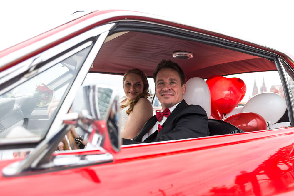 Der gro&szlig;e Tag - Im Auto (Tobias Arhelger Fotodesign)