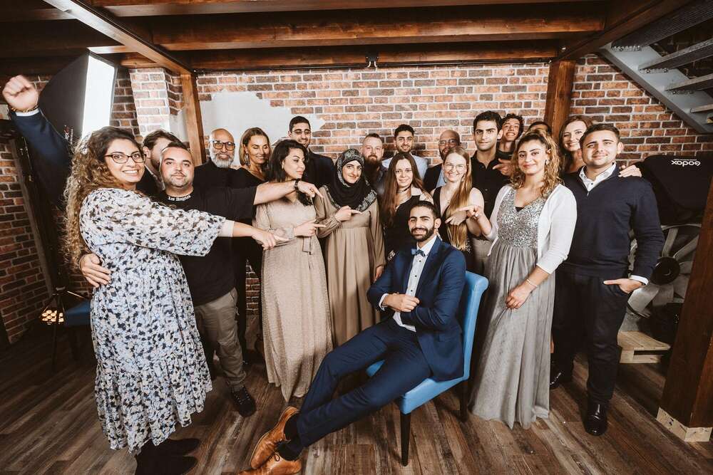 Gruppenfoto mit Pep - ein bisschen was erzählen, sich gemeinsam etwas einfallen lassen  (Fotografie Andreas Hasenkamp)