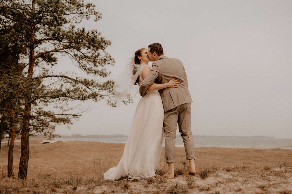 Heiraten auf Insel R&uuml;gen // gef&uuml;hlvolle Hochzeitsfotografie (Monique Krüger Fotografie)