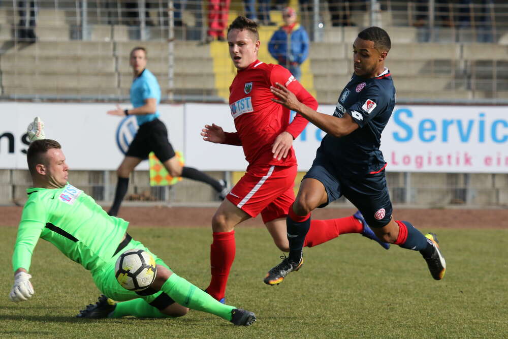 Rein mit der Pille (Foto Dinger)