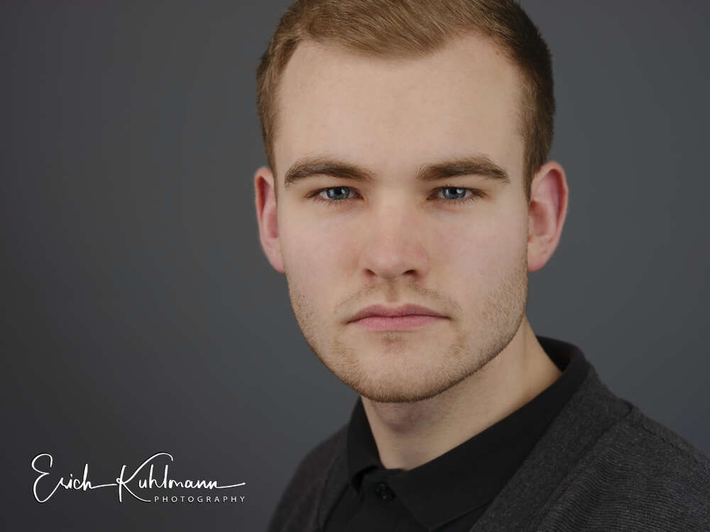 Headshot (Kuhlmann Photography)