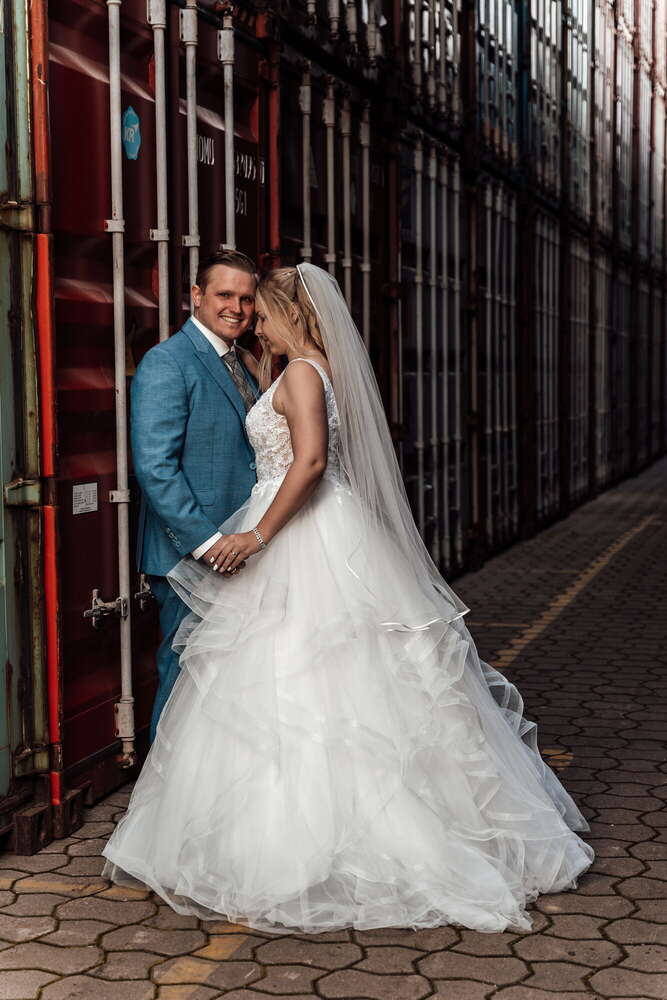 Hochzeitsshooting am Containerhafen (Viktorfoto)