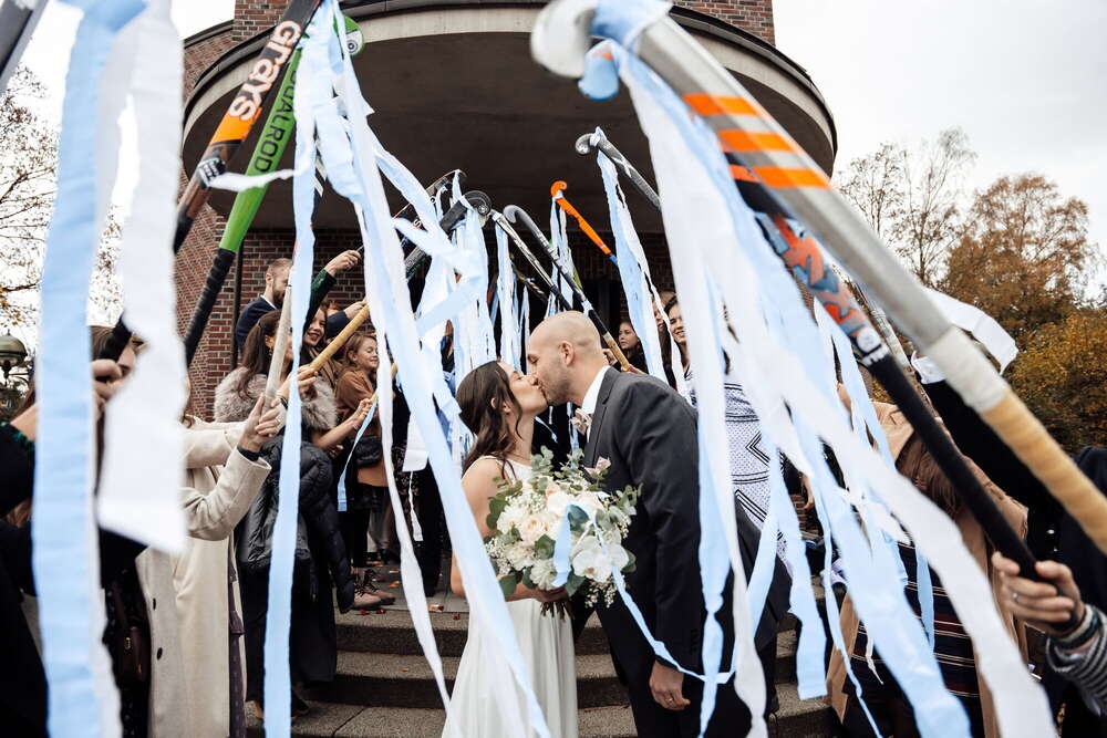 Spalier nach der Trauung  (Viktorfoto)