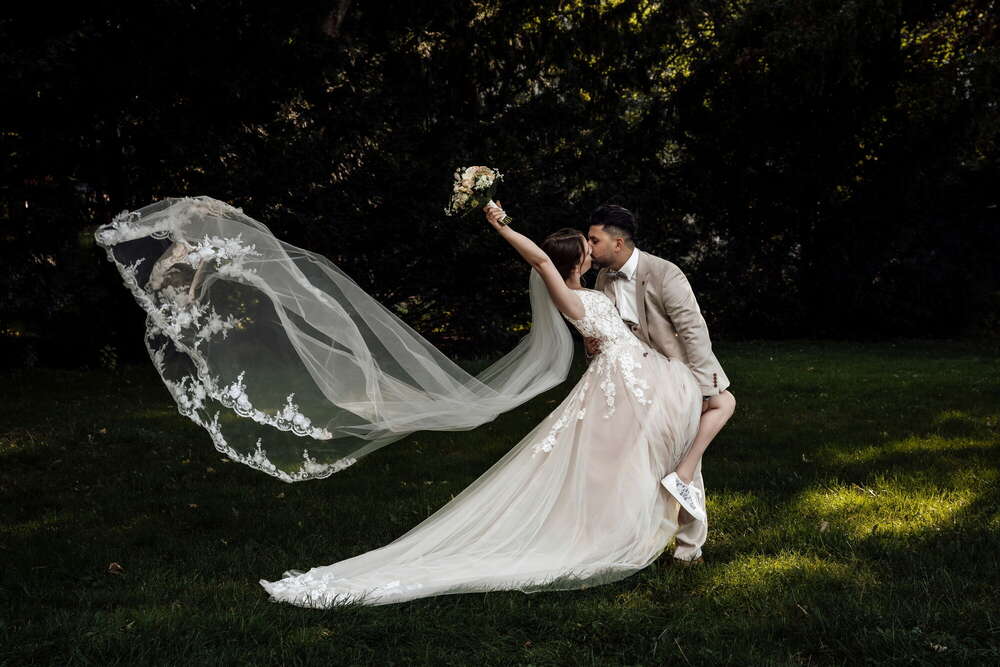 Lange Schleier. Hochzeit (Viktorfoto)