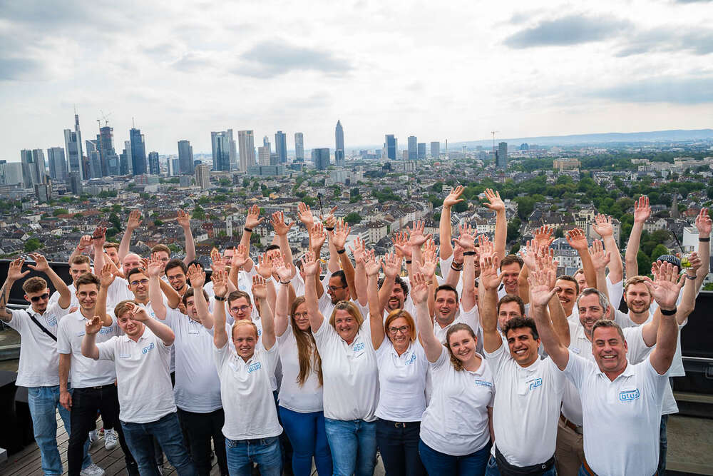 Gruppenfoto bei einem Firmenevent (Tim Fraats)