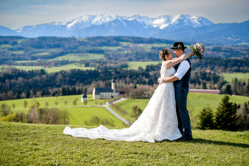Hochzeitsfoto am Irschenberg (Wolfgang Burkart Fotografie)