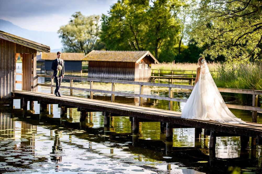 Brautpaarfoto am Chiemsee (Wolfgang Burkart Fotografie)